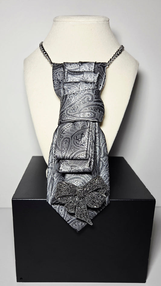 Tie Neclace